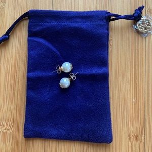 Pearl Tory Burch stud earrings